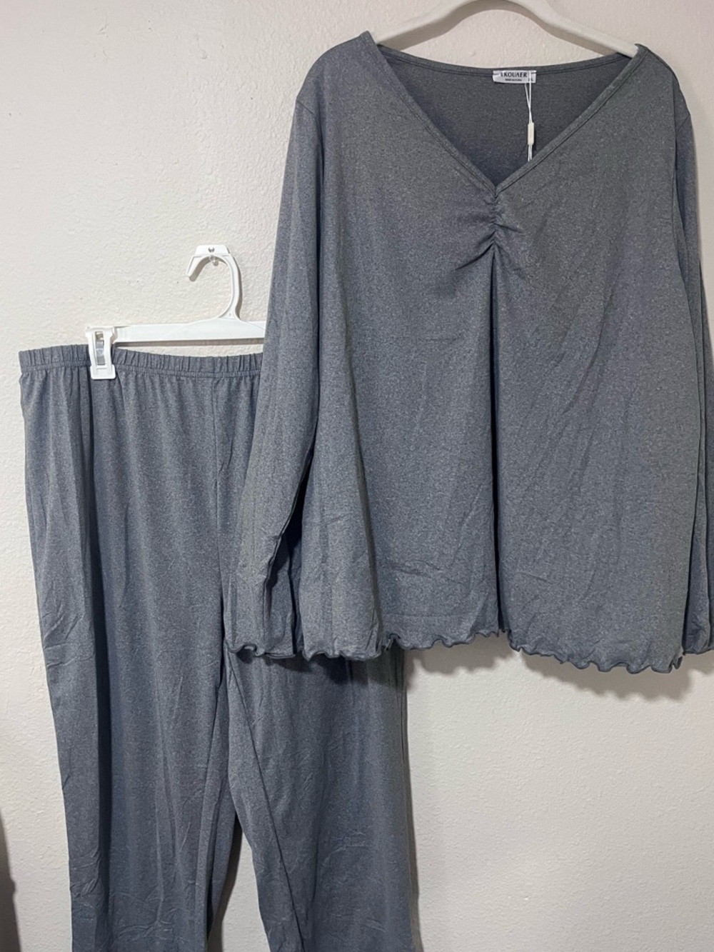 Ekouaer: Women's Gray Pajama Set